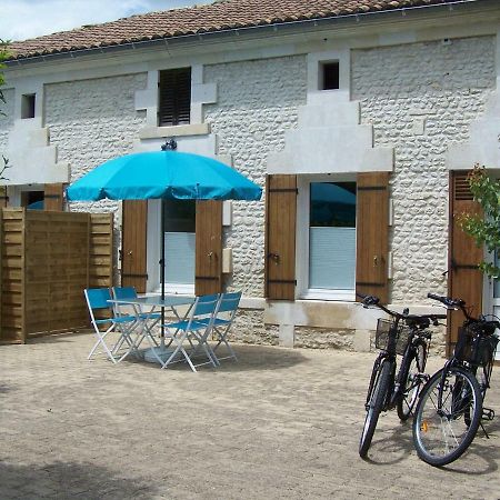 Chez Jousseaume Chambre D'Hotes Et Gites Saint-Ciers-Champagne Exterior foto