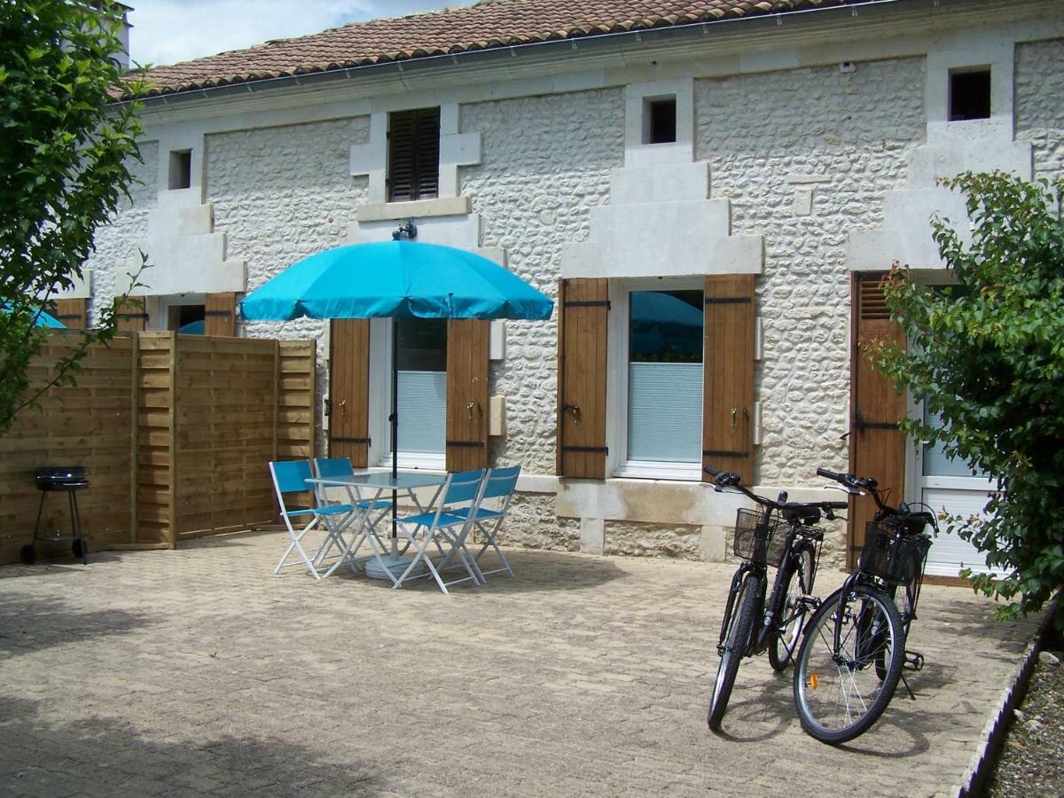 Chez Jousseaume Chambre D'Hotes Et Gites Saint-Ciers-Champagne Exterior foto