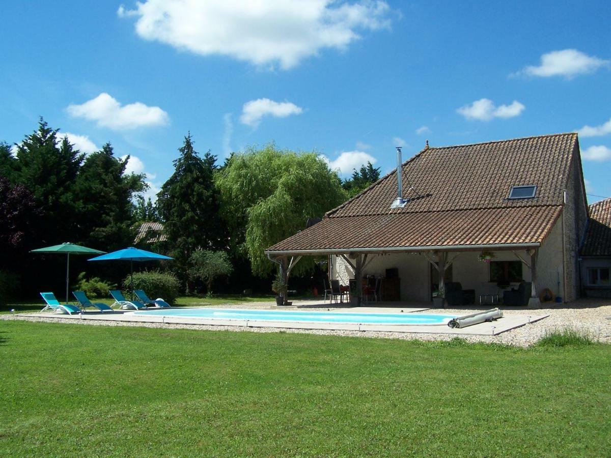 Chez Jousseaume Chambre D'Hotes Et Gites Saint-Ciers-Champagne Exterior foto